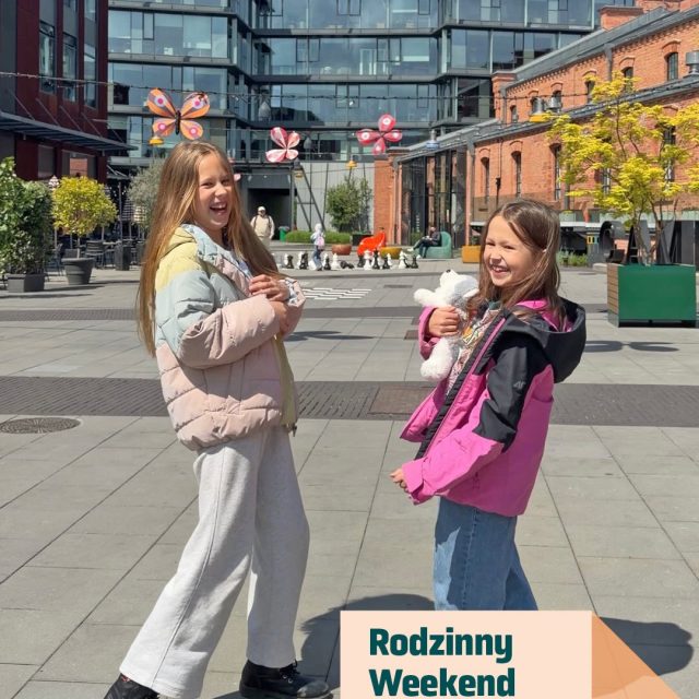 Rodzinny Weekend w Koneserze? Oj, będzie się działo! Widzimy się 29-31.05! 🎈  ☕ @greencaffenero_ stworzy aromatyczną strefę kawową pełną aktywności, warsztatów i niespodzianek dla całych rodzin.  🍫 Pijalnia Czekolady @wedelkoneser zaprasza na słodkie, czekoladowe atrakcje pełne smaku i dobrej zabawy.
💰 Cena specjalna: 59 zł
📞 Rezerwacje: 538 055 391  🫧 @4szpaki organizują warsztaty tworzenia naturalnych kosmetyków - będzie kreatywnie, pachnąco i całkowicie naturalnie!
📞 Zapisy telefonicznie i stacjonarnie: 690 800 829  🧪 W świecie wyobraźni i eksperymentów spotkacie się z @kleks.magiakina, gdzie na najmłodszych będą czekały magiczne eliksiry i odrobina prawdziwej magii.  🍕 Razem ze @spoldzielnia.koneser.sportsbar mali kucharze przygotują własną pizzę i poznają kulisy wspólnego gotowania.
📞 Zapisy: 533 150 716  Zapraszamy małych i dużych na weekend pełen zabawy, kreatywnych aktywności i pysznych doświadczeń! 💛  #koneser #wydarzenia #rodzinnyweekend #dzieńdziecka #warszawa