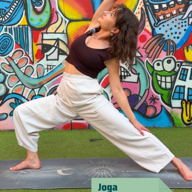 Kark sztywny od patrzenia w ekran? Czas się poruszać! 🧘‍♀️  Wpadnij na darmową jogę na Placu Konesera i rozciągnij się po całym dniu przy biurku.  🎁 Na uczestników czekają upominki od @4szpaki i voucher na kawę za 1 zł do @losteria.pl.
*Liczba upominków jest ograniczona.  📍 Plac Konesera | Przy kominie
📅 10, 17, 24.06 | 19:00
📅 13, 20, 27.06 | 10:30
👩‍🏫 Zajęcia prowadzą: Aneta Syroka @sandb_unity i Karolina Bruchnicka
🎟️ Wstęp wolny
🧘🏼‍♀️ Potrzebujesz tylko wygodnego stroju i własnej maty  #koneser #joga #vinyasa #zajęciajogi #warszawa